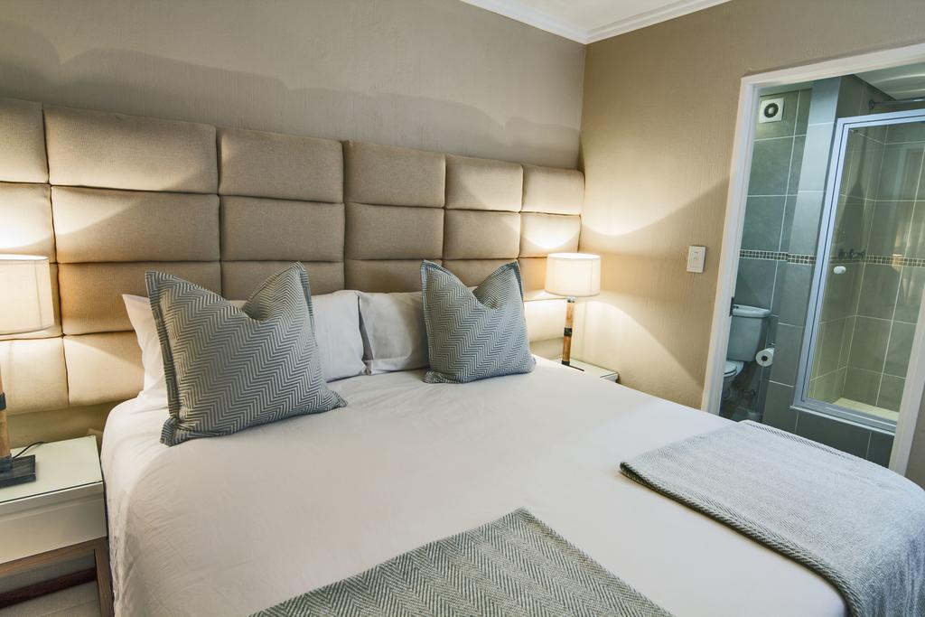 14 The Shades - By Stay In Umhlanga Durban Room photo