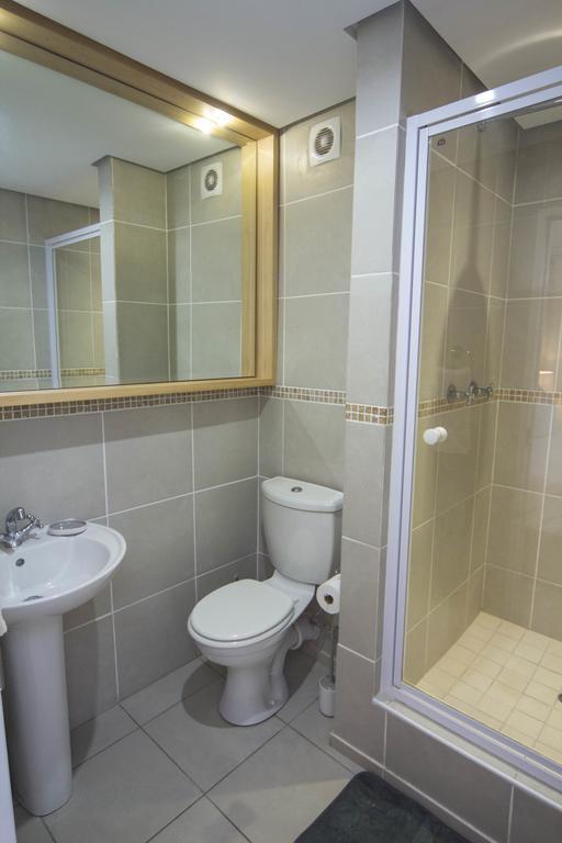 14 The Shades - By Stay In Umhlanga Durban Room photo